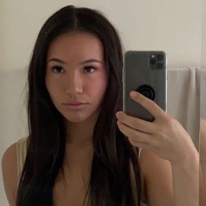 Meet your Posher, Mia